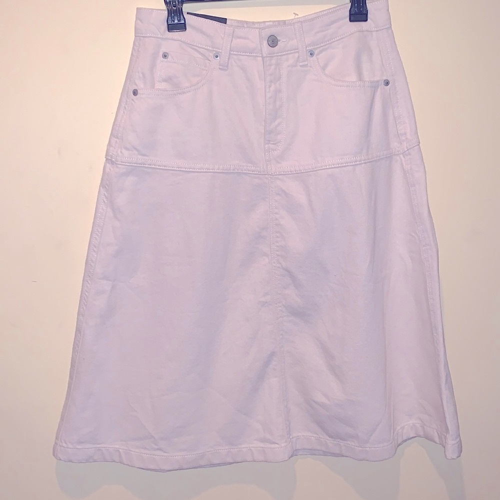 Banana Republic Denim A-Line Skirt in Off White Zipper and Button Front Pockets